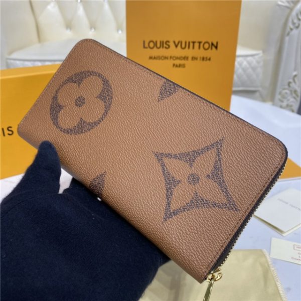 Louis Vuitton Zippy Wallet