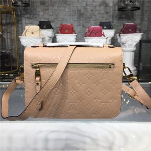 Louis Vuitton Pochette Metis Papyrus