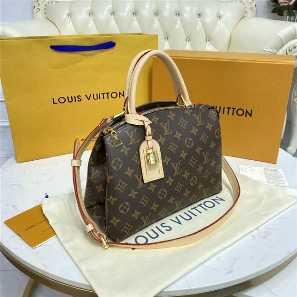 Louis Vuitton Petit Palais Monogram