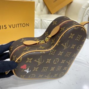 Louis Vuitton Game On Coeur