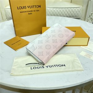 Louis Vuitton Zippy Wallet Mahina Light Pink