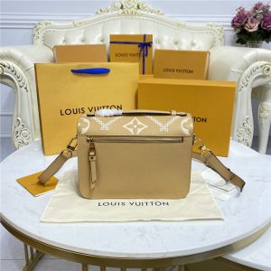 Louis Vuitton Pochette Metis Arizona