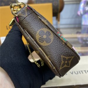 Louis Vuitton Mini Pochette Accessoires Fuchsia