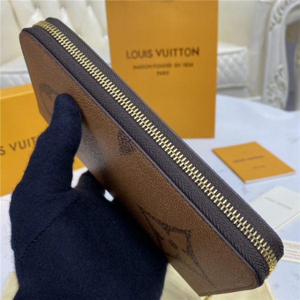 Louis Vuitton Zippy Wallet