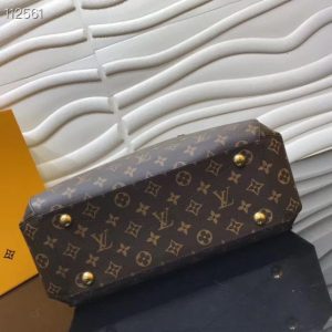 Louis Vuitton Montaigne MM