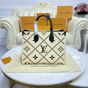 Louis Vuitton OnTheGo MM Creme