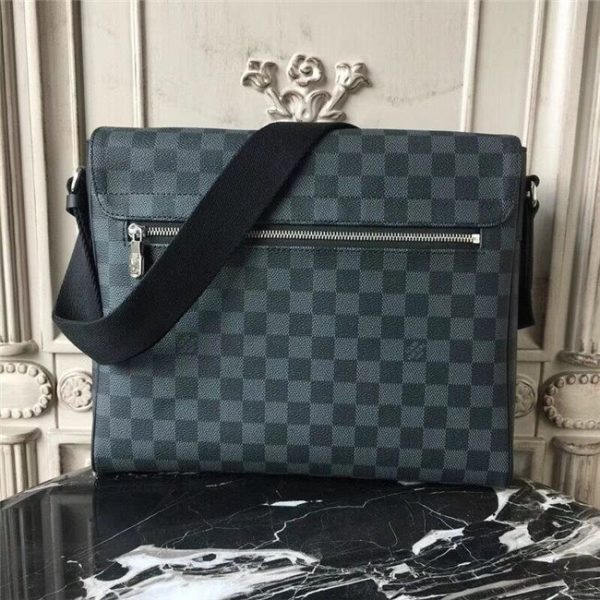 Louis Vuitton District Damier Graphite MM