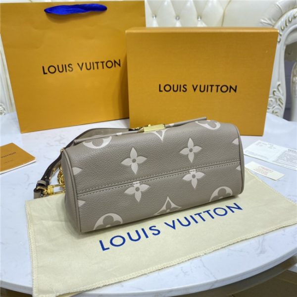 Louis Vuitton Favorite Dove/Cream