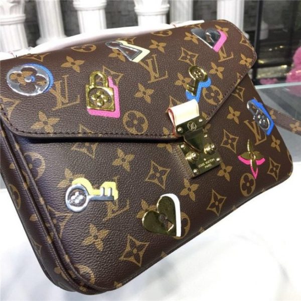 Louis Vuitton Pochette Metis Monogram Love Lock