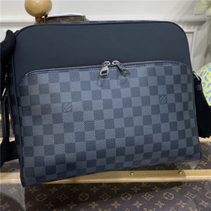 Louis Vuitton Dayton Reporter MM