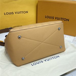 Louis Vuitton Beaubourg Hobo MM (Varied Colors)