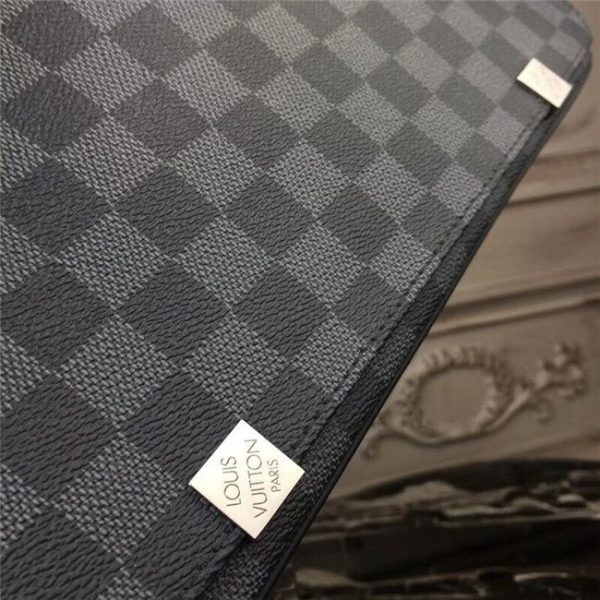 Louis Vuitton District Damier Graphite MM