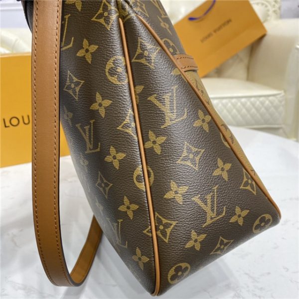 Louis Vuitton Hobo Dauphine MM