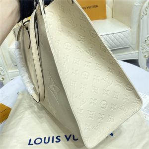 Louis Vuitton Onthego GM Creme