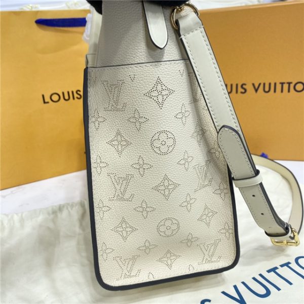 Louis Vuitton On My Side