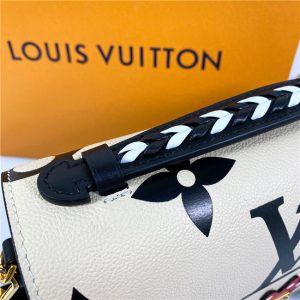 Louis Vuitton Crafty Pochette Metis Cream