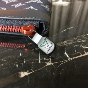 Louis Vuitton Discovery Pochette PM