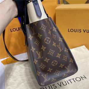Louis Vuitton On My Side Laurier