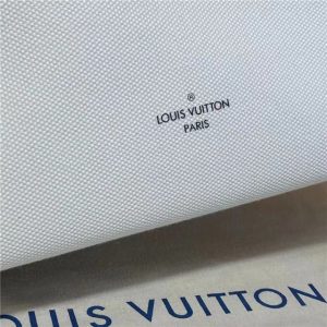 Louis Vuitton On My Side MM