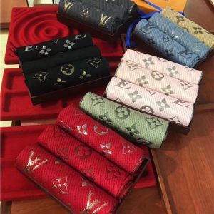 Louis Vuitton Logomania Shine Scarf (Rose Ballerine)