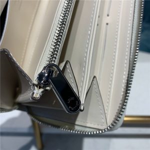 Louis Vuitton Zippy Wallet Mahina Ivory