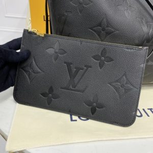 Louis Vuitton Neverfull MM Black