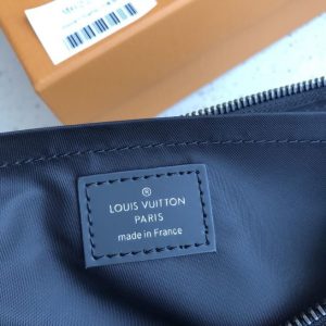 Louis Vuitton Discovery Pochette