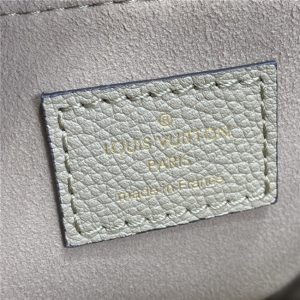 Louis Vuitton Onthego PM Beige / Cream