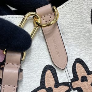 Louis Vuitton NeoNoe MM Cream