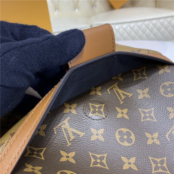 Louis Vuitton Hobo Dauphine MM