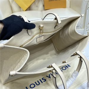 Louis Vuitton Onthego GM Creme