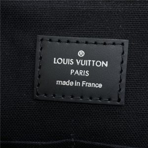 Louis Vuitton District MM