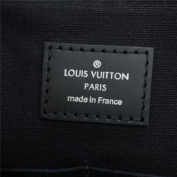 Louis Vuitton District MM