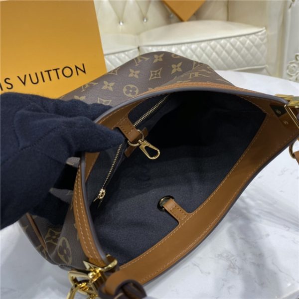 Louis Vuitton Hobo Dauphine PM