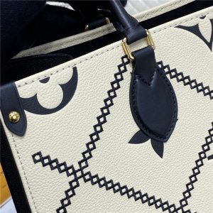 Louis Vuitton OnTheGo MM Creme