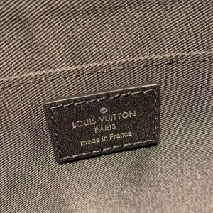 Louis Vuitton Discovery Pochette