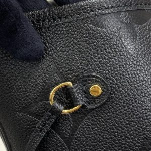 Louis Vuitton Neverfull MM Black