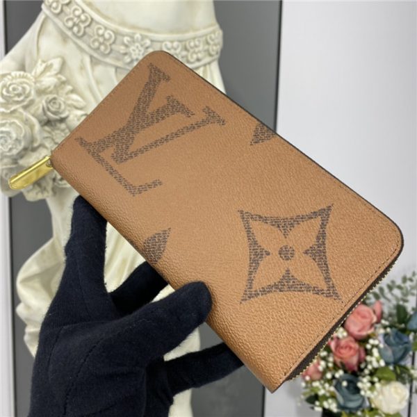 Louis Vuitton Zippy Wallet