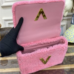 Louis Vuitton Twist MM Pink