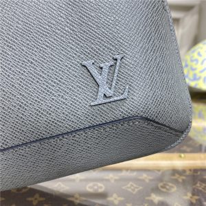 Louis Vuitton Avenue Sling Bag Taiga Leather – Men (Glacier)