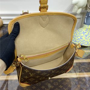 Louis Vuitton Diane Monogram Cozygram