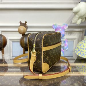 Louis Vuitton Trocadero MM 27 Monogram