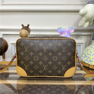 Louis Vuitton Trocadero MM 27 Monogram