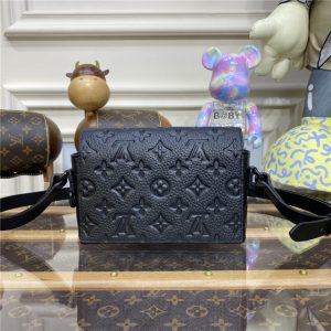 Louis Vuitton Steamer Wearable Wallet Taurillon Monogram