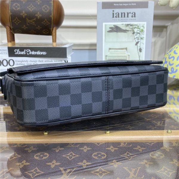 Louis Vuitton District PM Messenger Damier Graphite Canvas